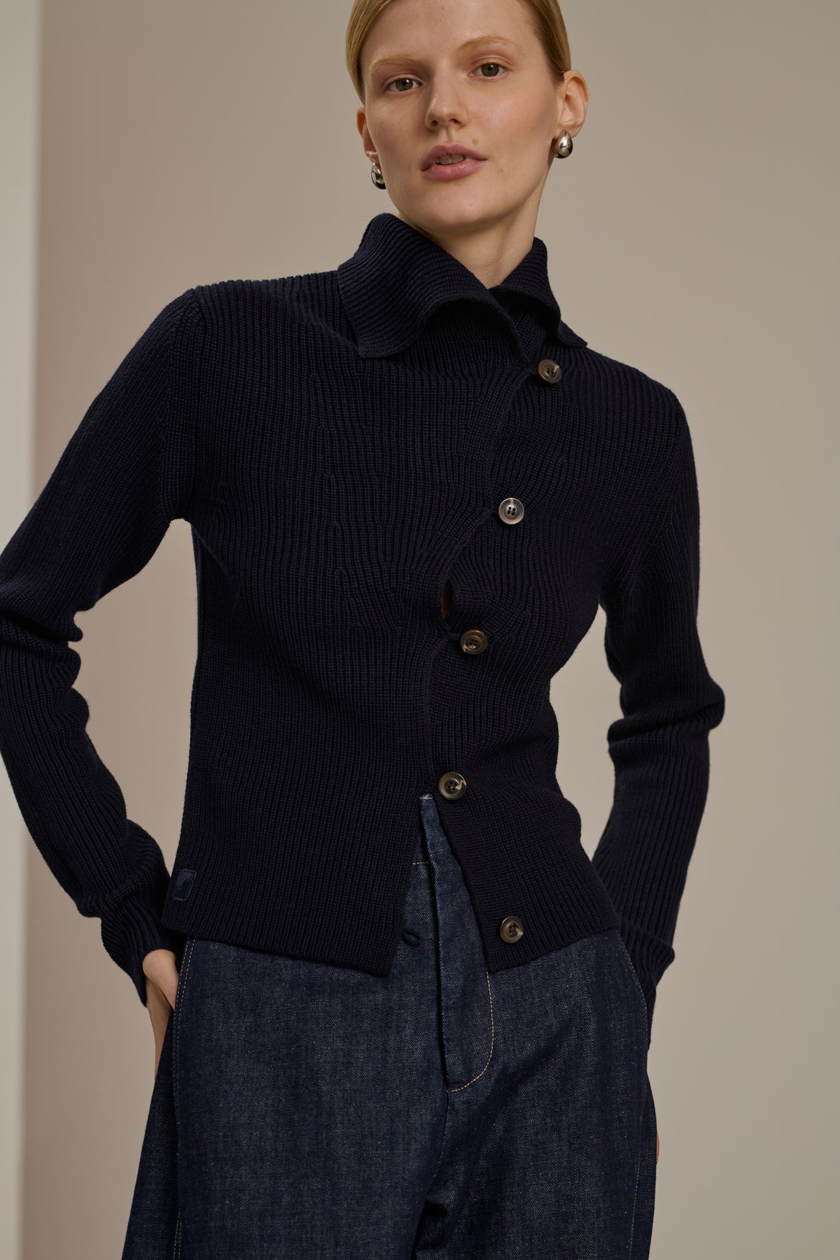 WIMY NAVY CARDIGAN vue 2